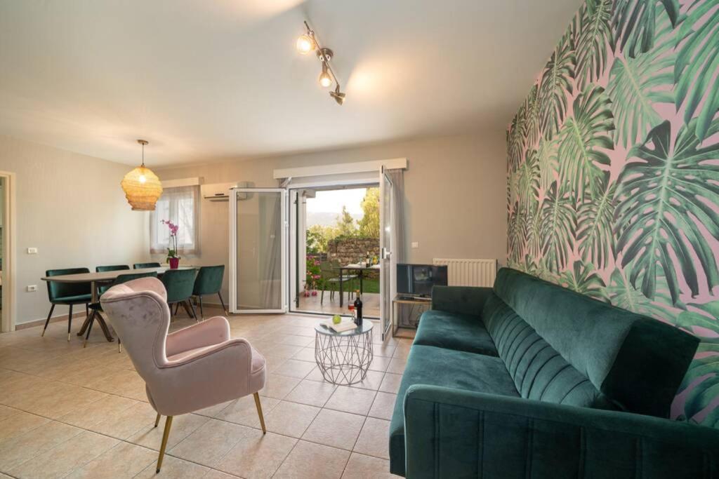 Central & Elegant Suite With Private Garden Argostoli  Zewnętrze zdjęcie